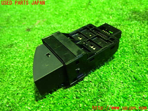 1UPJ-28126290]レクサス・CT200h(ZWA10)ハザードスイッチ 中古_m0002.jpg