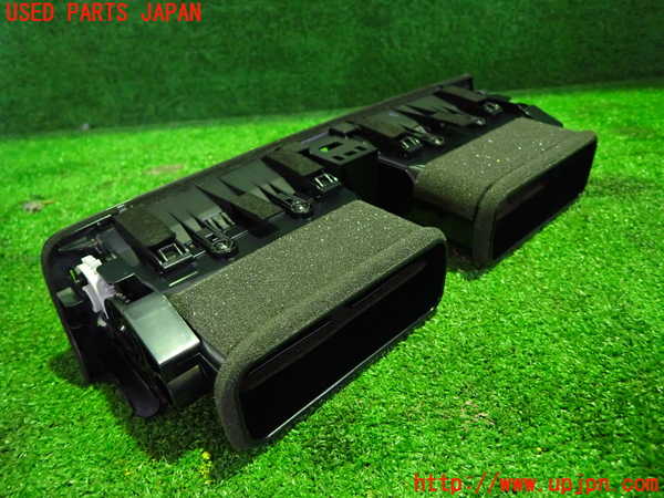 5UPJ-28127528]レクサス・CT200h(ZWA10)エアコン吹き出し口3 中古_m0003.jpg