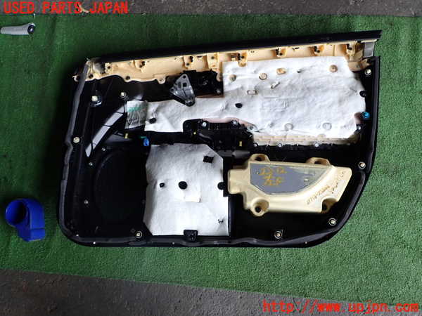 1UPJ-28121264]レクサス・CT200h(ZWA10)左前ドア内張り 中古_m0005.jpg
