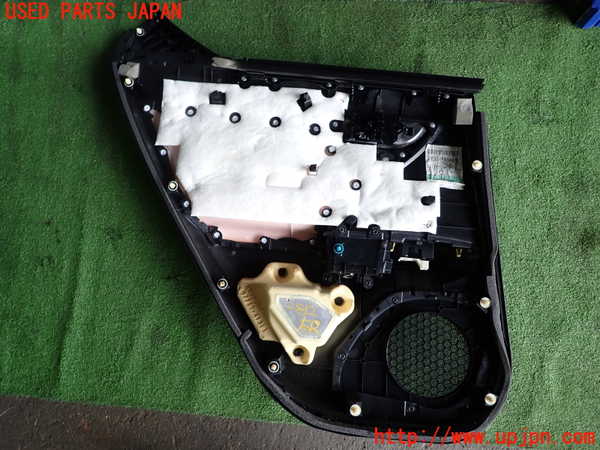 1UPJ-28121294]レクサス・CT200h(ZWA10)右後ドア内張り 中古_m0005.jpg