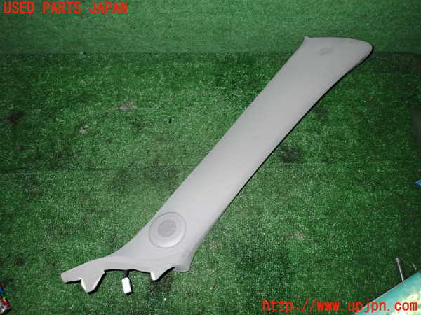 1UPJ-28127655]レクサス・CT200h(ZWA10)右フロントピラートリム 中古_m0001.jpg