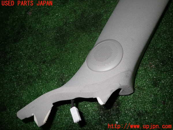 1UPJ-28127655]レクサス・CT200h(ZWA10)右フロントピラートリム 中古_m0002.jpg