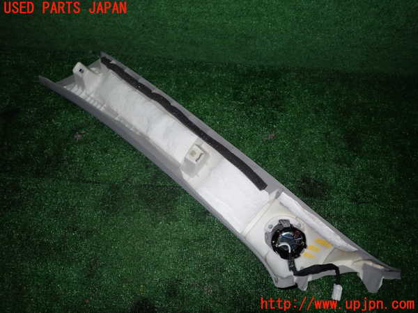 1UPJ-28127655]レクサス・CT200h(ZWA10)右フロントピラートリム 中古_m0005.jpg