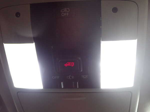 1UPJ-28126411]レクサス・CT200h(ZWA10)ルームランプ1 中古_m0003.jpg