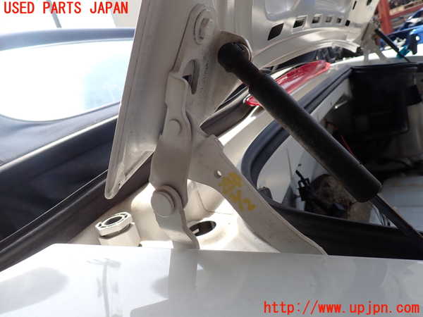 1UPJ-28131513]ポルシェ・ボクスター(98623)トランクヒンジ1 中古_m0002.jpg