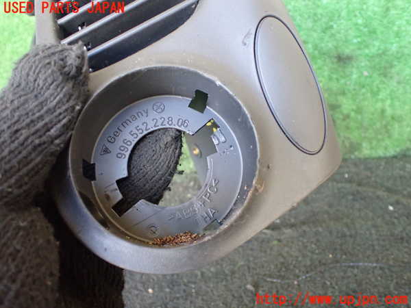 5UPJ-28137526]ポルシェ・ボクスター(98623)エアコン吹き出し口1 (右) 中古_m0002.jpg