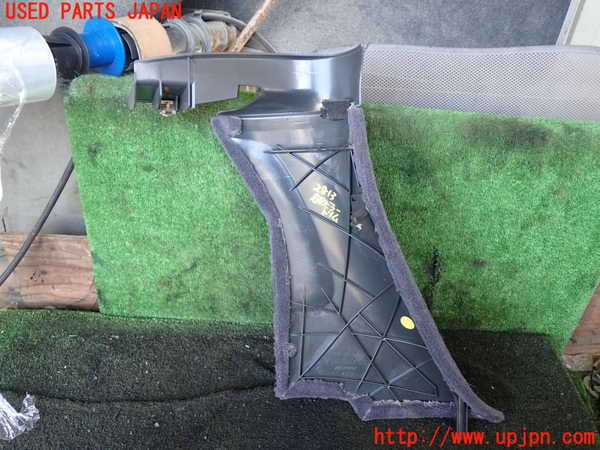 1UPJ-28137675]ポルシェ・ボクスター(98623)右リアピラートリム 中古_m0003.jpg