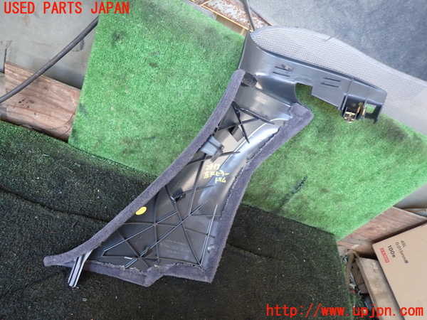 1UPJ-28137680]ポルシェ・ボクスター(98623)左リアピラートリム 中古_m0003.jpg
