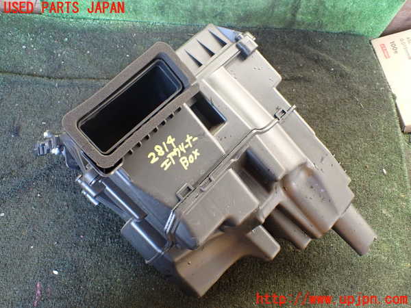1UPJ-28142560]プジョー・5008(P87AH01)エアクリーナーボックス 中古_m0001.jpg