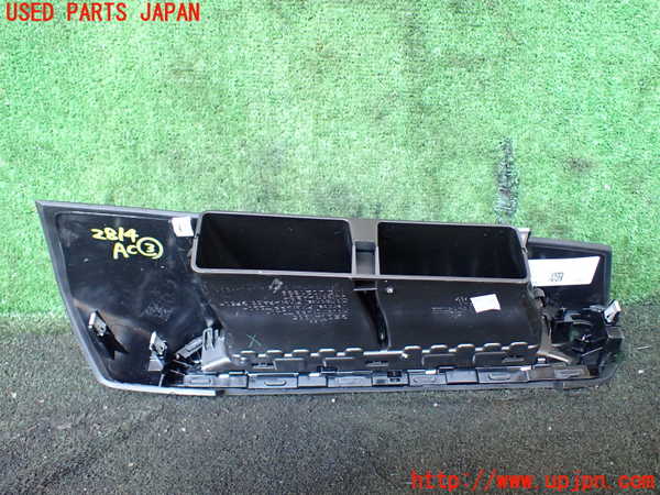 1UPJ-28147528]プジョー・5008(P87AH01)エアコン吹き出し口3 真中 中古_m0002.jpg