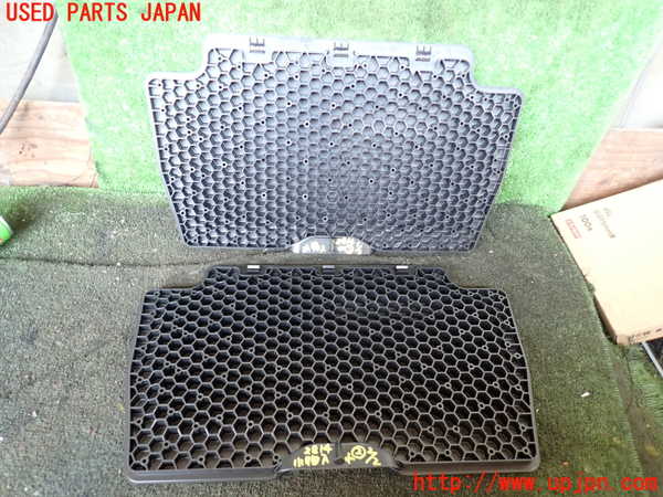 5UPJ-28147842]プジョー・5008(P87AH01)小物入れ2 中古_m0002.jpg