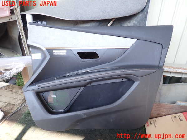 5UPJ-28141234]プジョー・5008(P87AH01)右前ドア内張り 中古_m0001.jpg