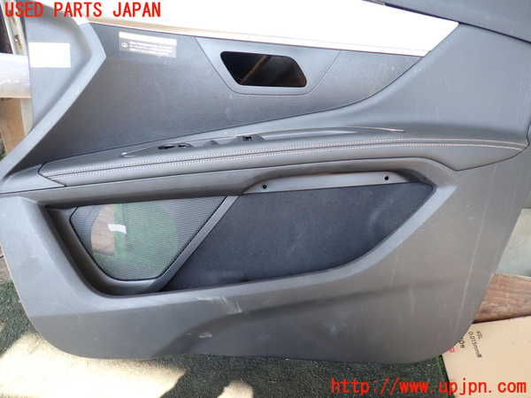 5UPJ-28141234]プジョー・5008(P87AH01)右前ドア内張り 中古_m0003.jpg