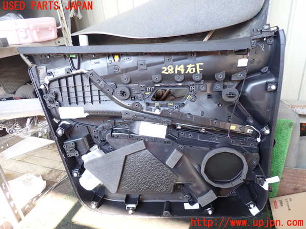 5UPJ-28141234]プジョー・5008(P87AH01)右前ドア内張り 中古_m0004.jpg