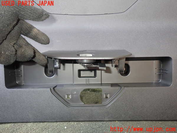 1UPJ-28141578]プジョー・5008(P87AH01)バックドア内張り 中古_m0002.jpg