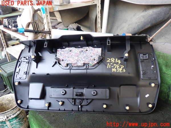 1UPJ-28141578]プジョー・5008(P87AH01)バックドア内張り 中古_m0003.jpg