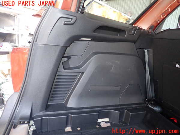 1UPJ-28147680]プジョー・5008(P87AH01)左リアピラートリム 中古_m0001.jpg