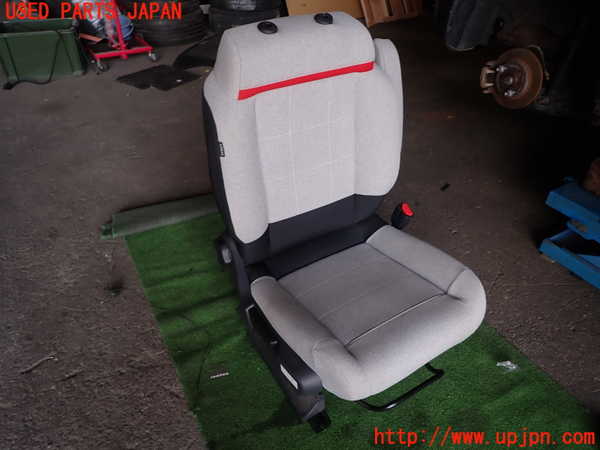 1UPJ-28157035]シトロエン・C3 エアクロス(A8HN05)運転席シート 中古_m0001.jpg