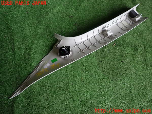 1UPJ-28157655]シトロエン・C3 エアクロス(A8HN05)右フロントピラートリム 中古_m0003.jpg