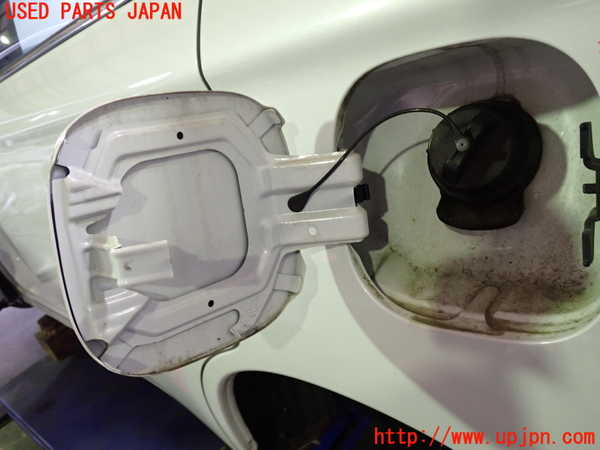 2UPJ-28201690]アウトランダーPHEV(GG2W)フューエルリッド 中古_m0002.jpg