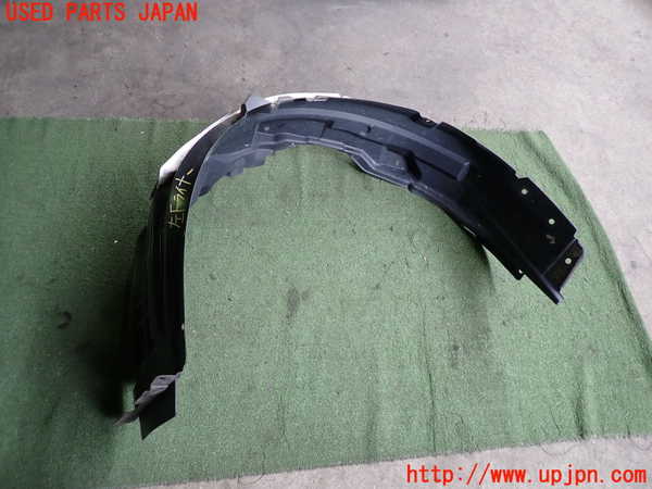 2UPJ-28201092]アウトランダーPHEV(GG2W)左前フェンダーライナー 中古_m0001.jpg