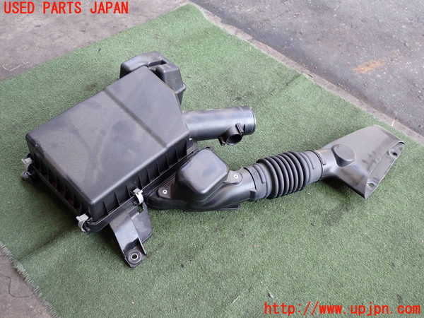 2UPJ-28202560]アウトランダーPHEV(GG2W)エアクリーナーボックス 中古_m0001.jpg