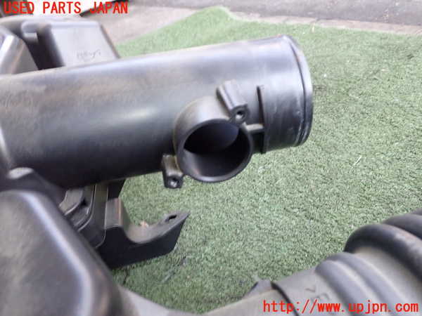 2UPJ-28202560]アウトランダーPHEV(GG2W)エアクリーナーボックス 中古_m0002.jpg