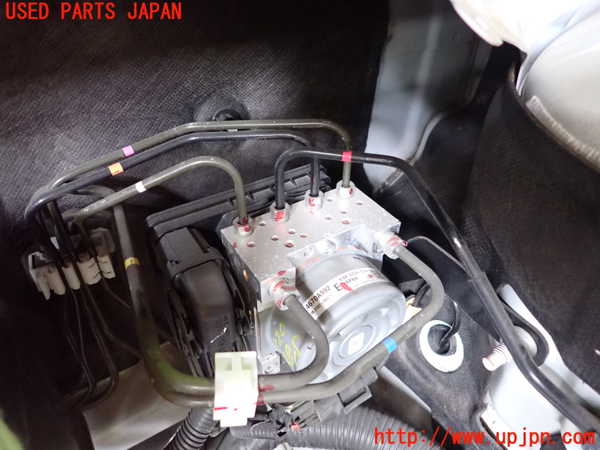 2UPJ-28204040]アウトランダーPHEV(GG2W)ABSアクチュエーター 中古_m0001.jpg