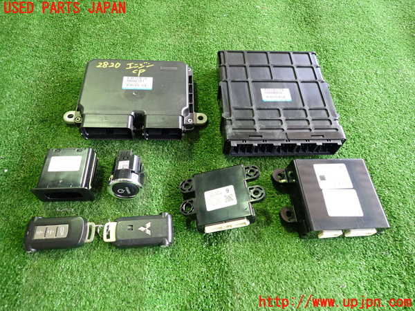 2UPJ-28206110]アウトランダーPHEV(GG2W)エンジンコンピューター 中古_m0001.jpg