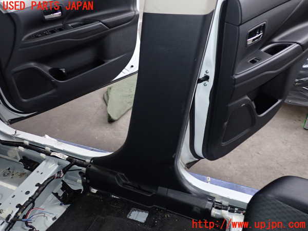 2UPJ-28207665]アウトランダーPHEV(GG2W)右センターピラートリム 中古_m0002.jpg