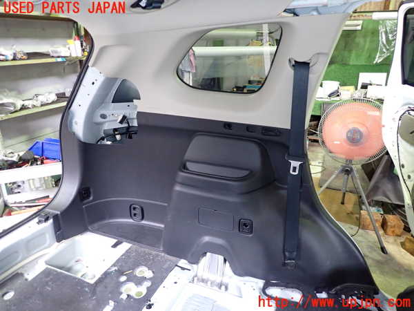 2UPJ-28207680]アウトランダーPHEV(GG2W)左リアピラートリム 中古_m0001.jpg