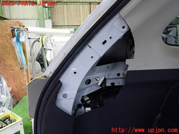 2UPJ-28207680]アウトランダーPHEV(GG2W)左リアピラートリム 中古_m0003.jpg