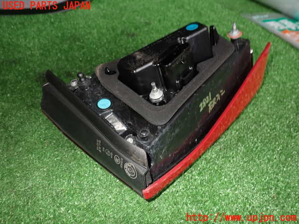 2UPJ-28211550]アルファロメオ・ジュリア(95220)右リアフィニッシャー 中古_m0002.jpg