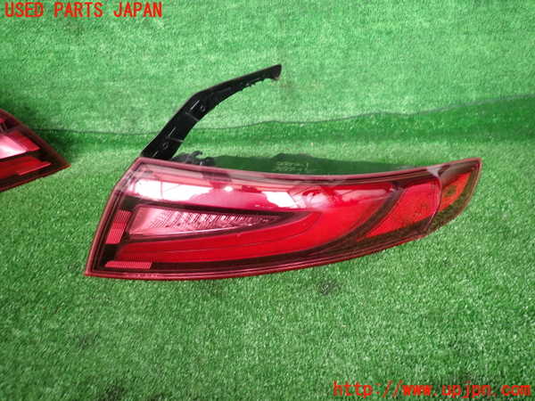2UPJ-28211530]アルファロメオ・ジュリア(95220)右テールランプ 中古_m0001.jpg