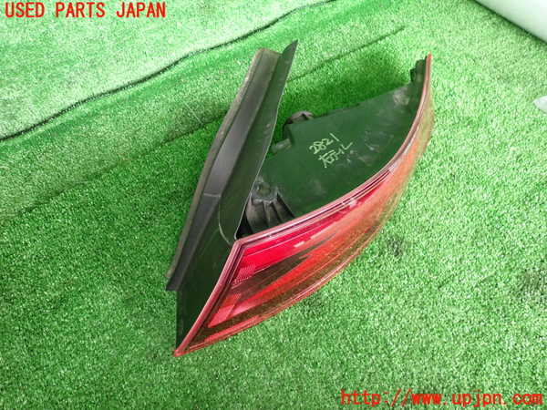2UPJ-28211530]アルファロメオ・ジュリア(95220)右テールランプ 中古_m0002.jpg
