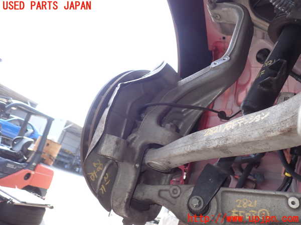 2UPJ-28214290]アルファロメオ・ジュリア(95220)右フロントナックルハブ 中古_m0001.jpg