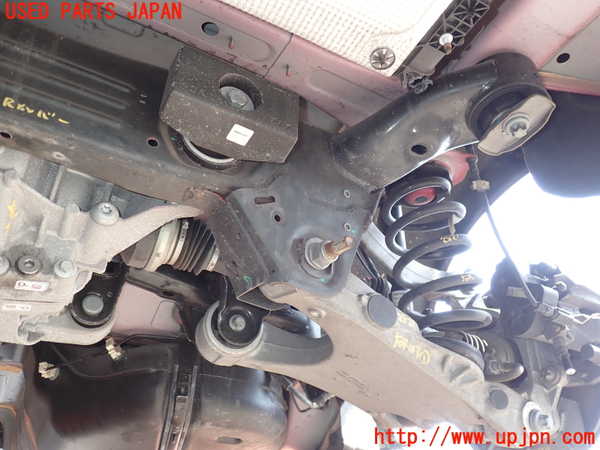 2UPJ-28215295]アルファロメオ・ジュリア(95220)リアメンバー 中古_m0003.jpg
