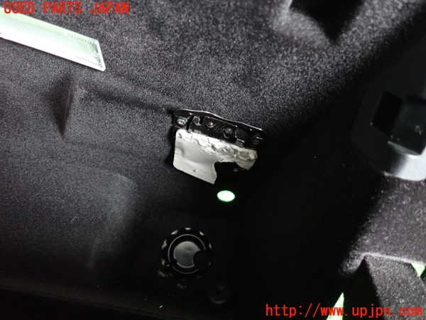 2UPJ-28217516]アルファロメオ・ジュリア(95220)グローブボックス1 中古_m0003.jpg