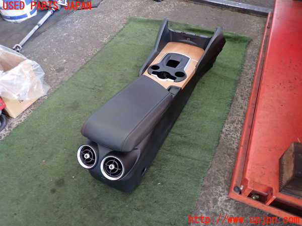 2UPJ-28217540]アルファロメオ・ジュリア(95220)センターコンソール 中古_m0002.jpg