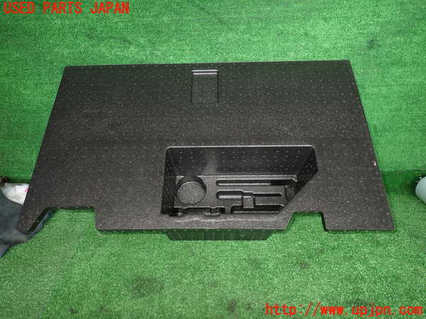 2UPJ-28217772]アルファロメオ・ジュリア(95220)ラゲッジトレイ2 中古_m0001.jpg