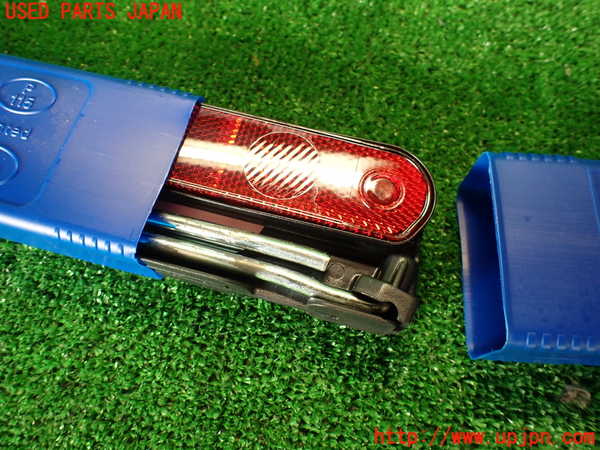 2UPJ-28237805]BMW 650i カブリオレ(EK48)車載工具 中古 E64_m0003.jpg