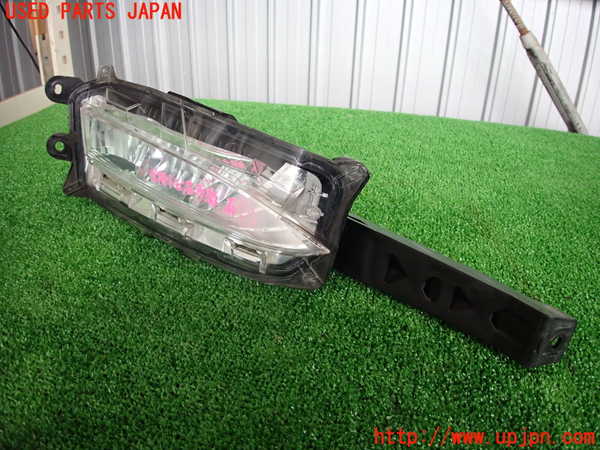 2UPJ-28241180]レクサス・NX200t(AGZ10)右フォグ 中古_m0001.jpg
