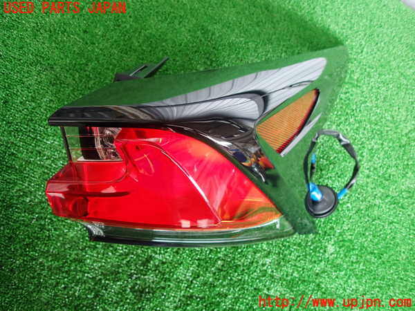 2UPJ-28241530]レクサス・NX200t(AGZ10)右テールランプ 中古_m0001.jpg