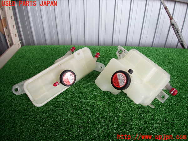 2UPJ-28242410]レクサス・NX200t(AGZ10)ラジエータータンク 中古_m0001.jpg