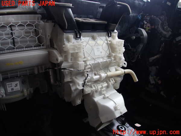 2UPJ-28246081]レクサス・NX200t(AGZ10)エバポレーター1 中古_m0002.jpg