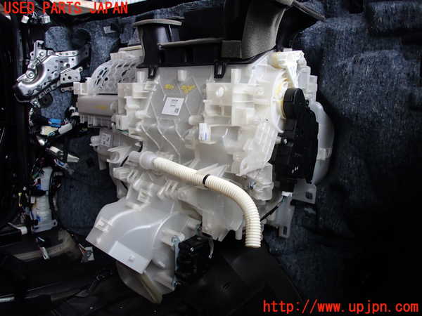 2UPJ-28246081]レクサス・NX200t(AGZ10)エバポレーター1 中古_m0003.jpg