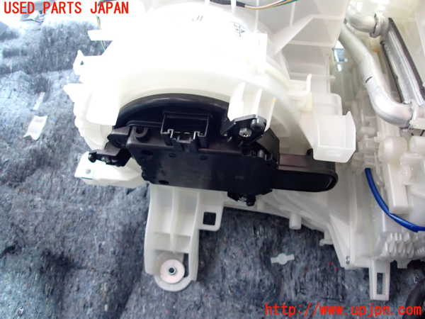 2UPJ-28246095]レクサス・NX200t(AGZ10)ブロアファン(ブロアーファン) 中古_m0003.jpg