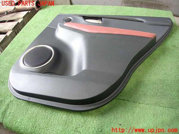 2UPJ-28241294]レクサス・NX200t(AGZ10)右後ドア内張り 中古_m0002.jpg
