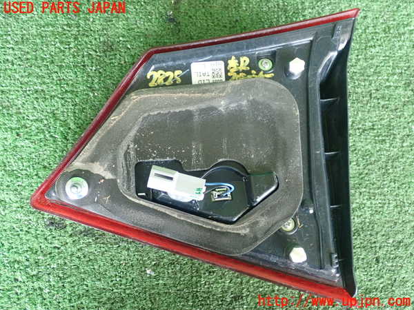 2UPJ-28251552]エスクード(YEH1S)左リアフィニッシャー 中古_m0002.jpg