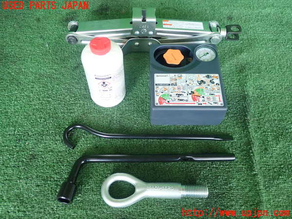 2UPJ-28257805]エスクード(YEH1S)車載工具 中古_m0001.jpg